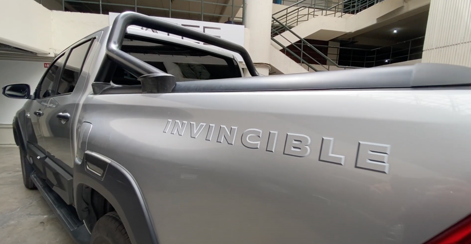 ekran-resmi-2025-03-10-14-16-41.png Toyota Hilux Invincible Yazı Seti - Görsel 1